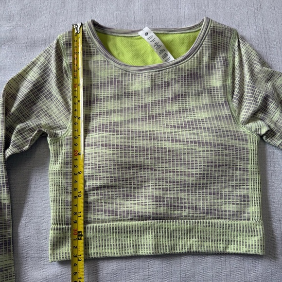 Lululemon Ebb to Street Long Sleeve Shirt Crop Green Purple Size 2 - Picture 7 of 11